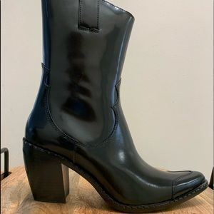 Jeffrey Campbell’s Xoro bootie